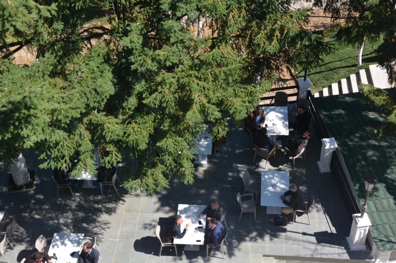 Hotel Turizem Shkelzeni Bajram Curri Exterior foto