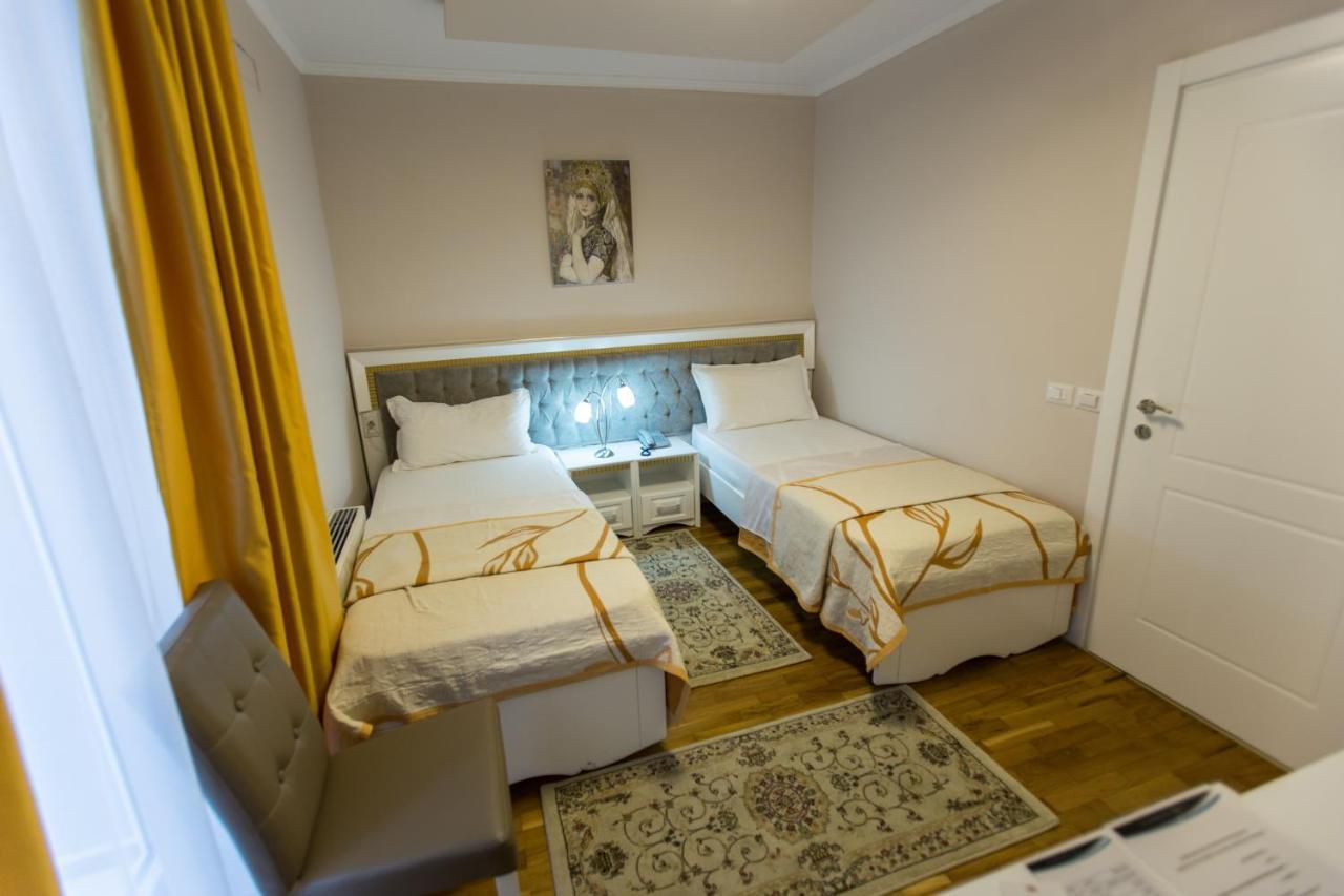 Hotel Turizem Shkelzeni Bajram Curri Exterior foto